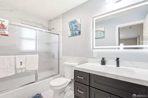 Bath - 3016 Estates Ave, Pinole, CA 94564 photo 2 of 2