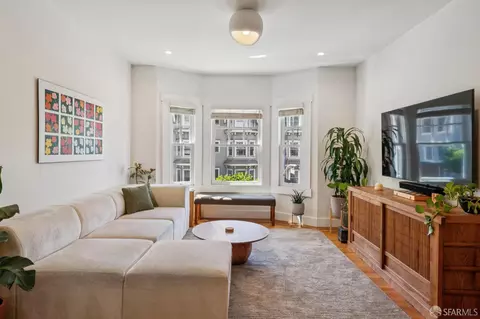 1100 Leavenworth St #3, San Francisco, CA 94109