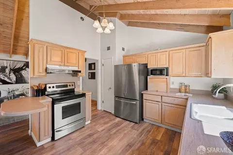Kitchen - 1701 47th Ave, Capitola, CA 95010 photo 2 of 2