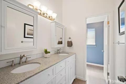 Bath - 1701 47th Ave, Capitola, CA 95010 photo 3 of 5