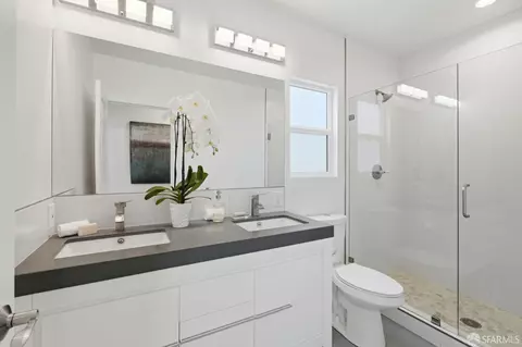 Bath - 46 Bruce Ave, San Francisco, CA 94112 photo 1 of 7