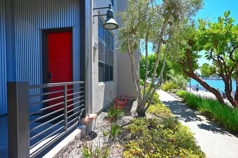 2823 Regatta Dr #164, Oakland, CA 94601
