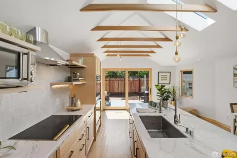 273 Edinburgh St, San Francisco, CA 94112