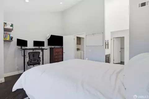 Bedroom - 14404 Seagate Dr, San Leandro, CA 94577 photo 2 of 4