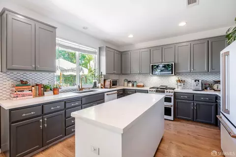 199 Copper Beech Gln, Hercules, CA 94547 photo 14