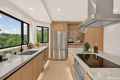 Kitchen - 3185 Cesar Chavez St #2, San Francisco, CA 94110 photo 2 of 4