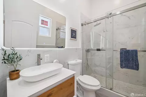Bath - 1225 Campbell St, Oakland, CA 94607 photo 1 of 9