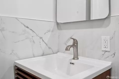 Bath - 1225 Campbell St, Oakland, CA 94607 photo 9 of 9