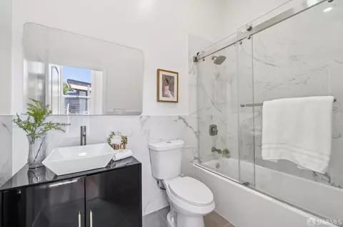 Bath - 1225 Campbell St, Oakland, CA 94607 photo 3 of 9