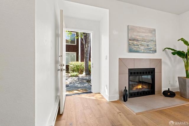 241 Marina Lakes Dr, Richmond, CA 94804