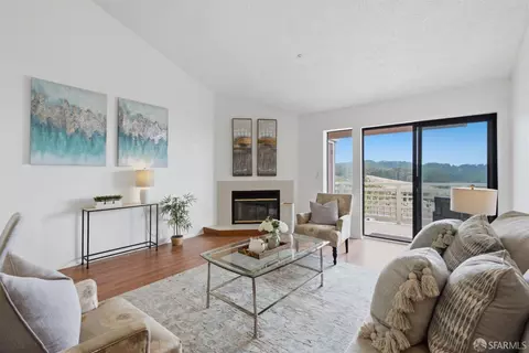 111 Oak Ct, Daly City, CA 94014