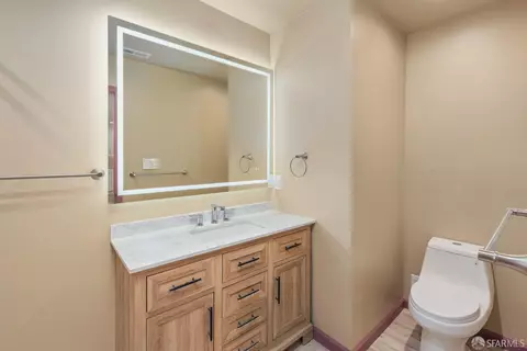 Bath - 369 Frederick St, San Francisco, CA 94117 photo 2 of 9
