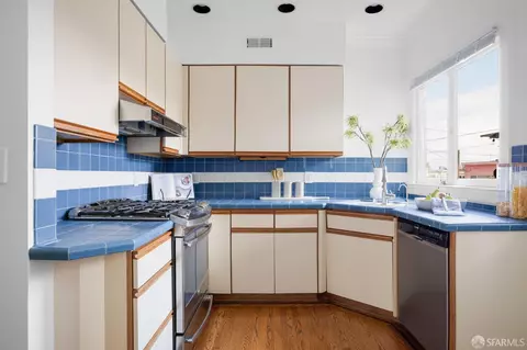 Kitchen - 256 Mullen Ave, San Francisco, CA 94110 photo 2 of 6