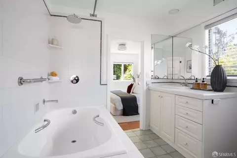 Bath - 256 Mullen Ave, San Francisco, CA 94110 photo 1 of 2