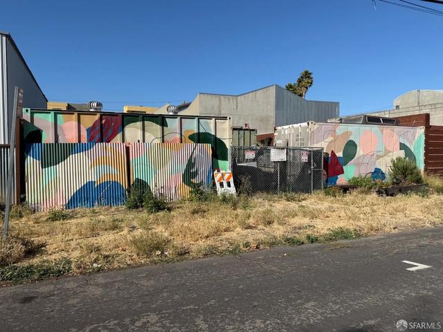 3030 Ford St, Oakland, CA 94601