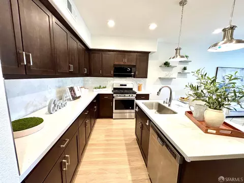 Kitchen - 37655 Cape Cod Rd, Newark, CA 94560 photo 3 of 5