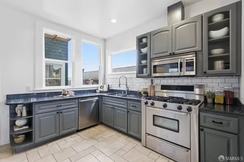 Kitchen - 846 Cabrillo St, San Francisco, CA 94118 photo 2 of 3
