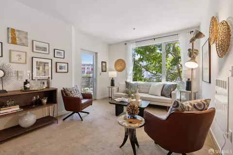555 Bartlett St #206, San Francisco, CA 94110