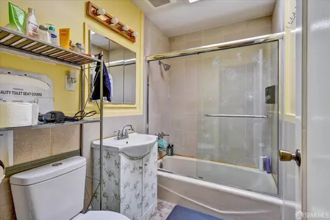 Bath - 2067 Thomas Ave, San Francisco, CA 94124 photo 1 of 2