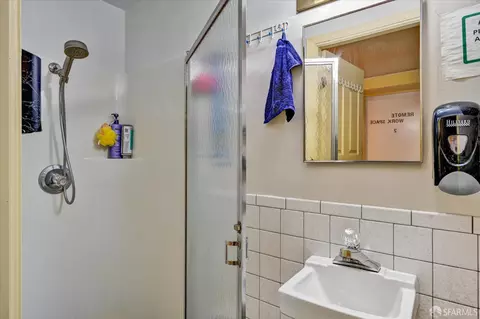 Bath - 2067 Thomas Ave, San Francisco, CA 94124 photo 2 of 2