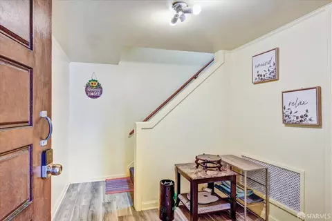 Entry Way - 2067 Thomas Ave, San Francisco, CA 94124 photo 4 of 4