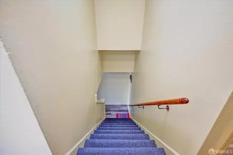 Entry Way - 2067 Thomas Ave, San Francisco, CA 94124 photo 3 of 4