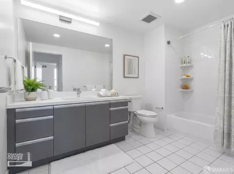 Bath - 5800 3rd St #1412, San Francisco, CA 94124 photo 4 of 5