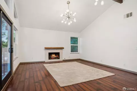 Living - 305 Lindsey Dr, Martinez, CA 94553 photo 6 of 10