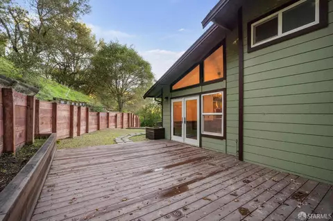 Exterior - 305 Lindsey Dr, Martinez, CA 94553 photo 7 of 13