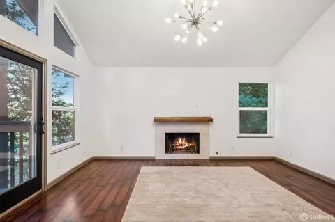 Living - 305 Lindsey Dr, Martinez, CA 94553 photo 5 of 10