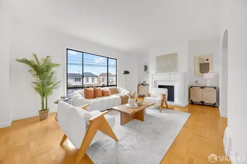 Living - 1658 34th Ave, San Francisco, CA 94122 photo 3 of 8