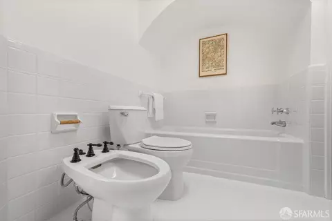 Bath - 1658 34th Ave, San Francisco, CA 94122 photo 4 of 5
