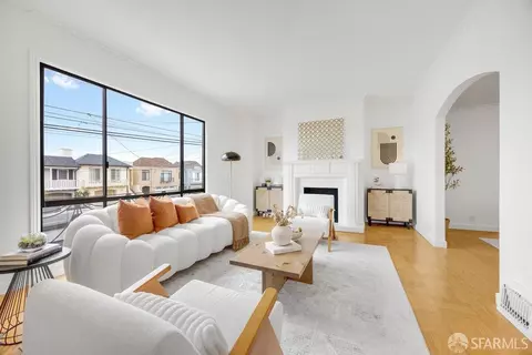 Living - 1658 34th Ave, San Francisco, CA 94122 photo 4 of 8