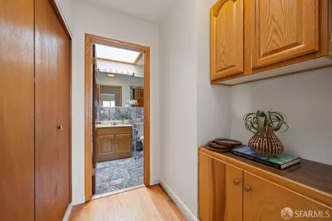 Entry Way - 2471 40th Ave, San Francisco, CA 94116 photo 2 of 2