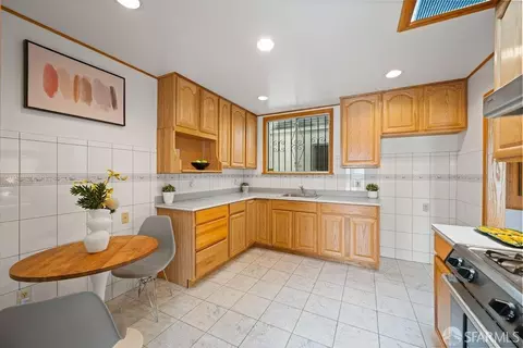 Kitchen - 2471 40th Ave, San Francisco, CA 94116 photo 1 of 2
