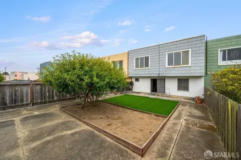 Exterior - 2471 40th Ave, San Francisco, CA 94116 photo 3 of 4