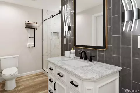Bath - 90 Peralta Ave, San Francisco, CA 94110 photo 3 of 3