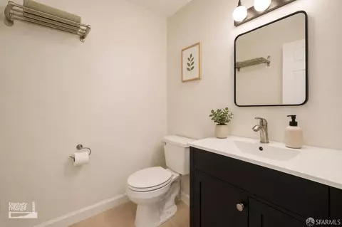 Bath - 182 Jerrold Ave, San Francisco, CA 94124 photo 3 of 3