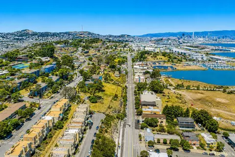 View/Area - 182 Jerrold Ave, San Francisco, CA 94124 photo 9 of 13