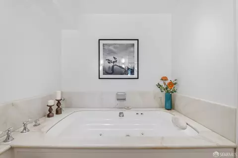 Bath - 369 Mullen Ave, San Francisco, CA 94110 photo 5 of 5
