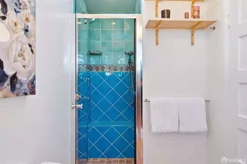 Bath - 369 Mullen Ave, San Francisco, CA 94110 photo 3 of 5