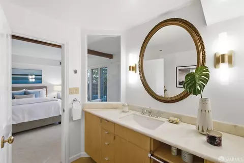 Bath - 369 Mullen Ave, San Francisco, CA 94110 photo 4 of 5