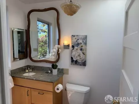Bath - 369 Mullen Ave, San Francisco, CA 94110 photo 2 of 5