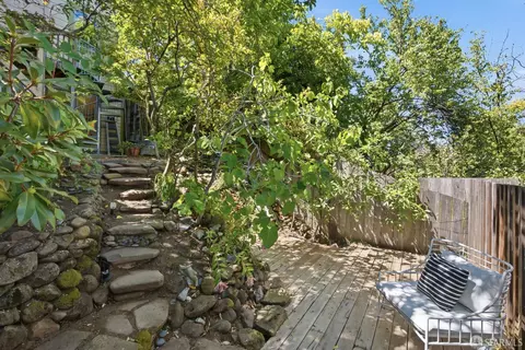Exterior - 369 Mullen Ave, San Francisco, CA 94110 photo 3 of 5