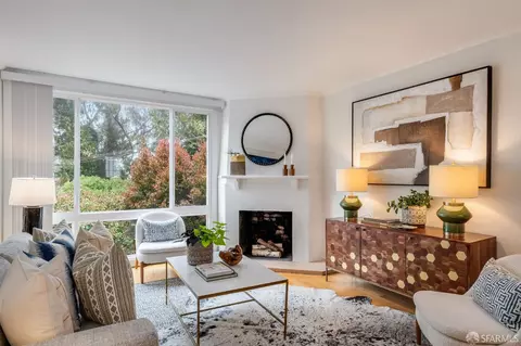 Living - 255 Molimo Dr, San Francisco, CA 94127 photo 2 of 3