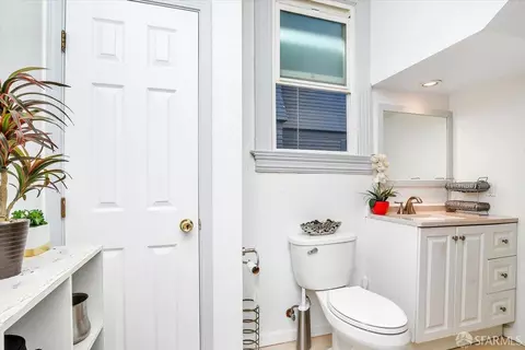 Bath - 1706 Fairview St, Berkeley, CA 94703 photo 2 of 4