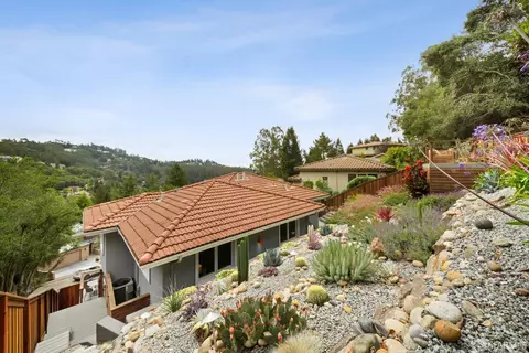 Exterior - 7001 Buckingham Blvd, Berkeley, CA 94705 photo 9 of 18