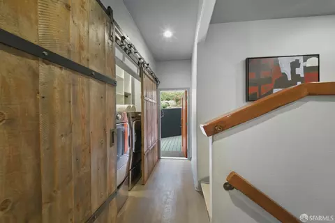 Entry Way - 7001 Buckingham Blvd, Berkeley, CA 94705 photo 4 of 5