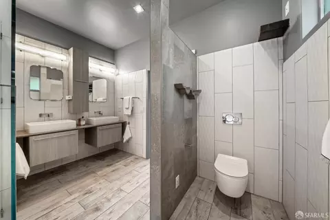 Bath - 7001 Buckingham Blvd, Berkeley, CA 94705 photo 4 of 6