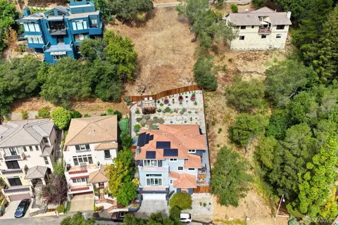 View/Area - 7001 Buckingham Blvd, Berkeley, CA 94705 photo 4 of 9